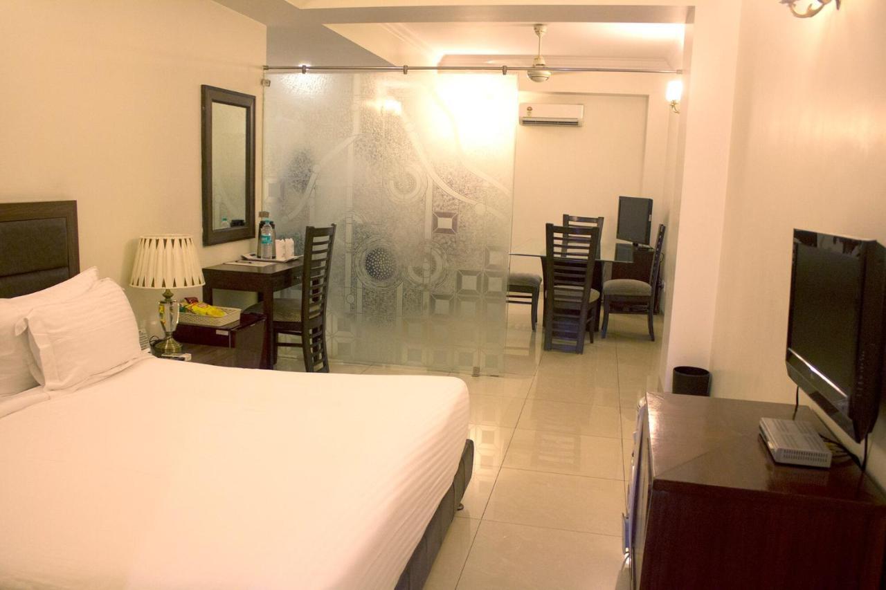 Hotel Bluestone غازي أباد المظهر الخارجي الصورة